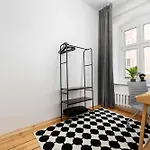 Unique & Functional Near Market Square By Renters *