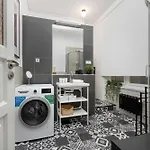 Unique & Functional Near Market Square By Renters ヴロツワフ