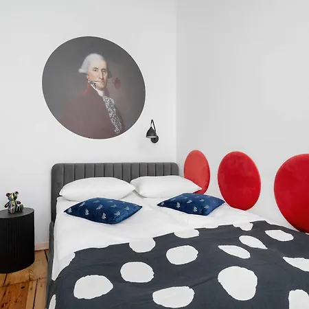 Unique & Functional Near Market Square By Renters *