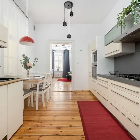 Unique & Functional Near Market Square By Renters Apartman