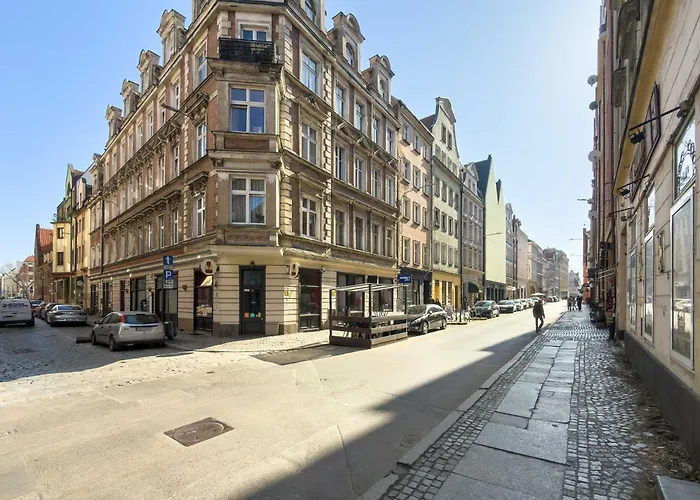 Unique & Functional Near Market Square By Renters